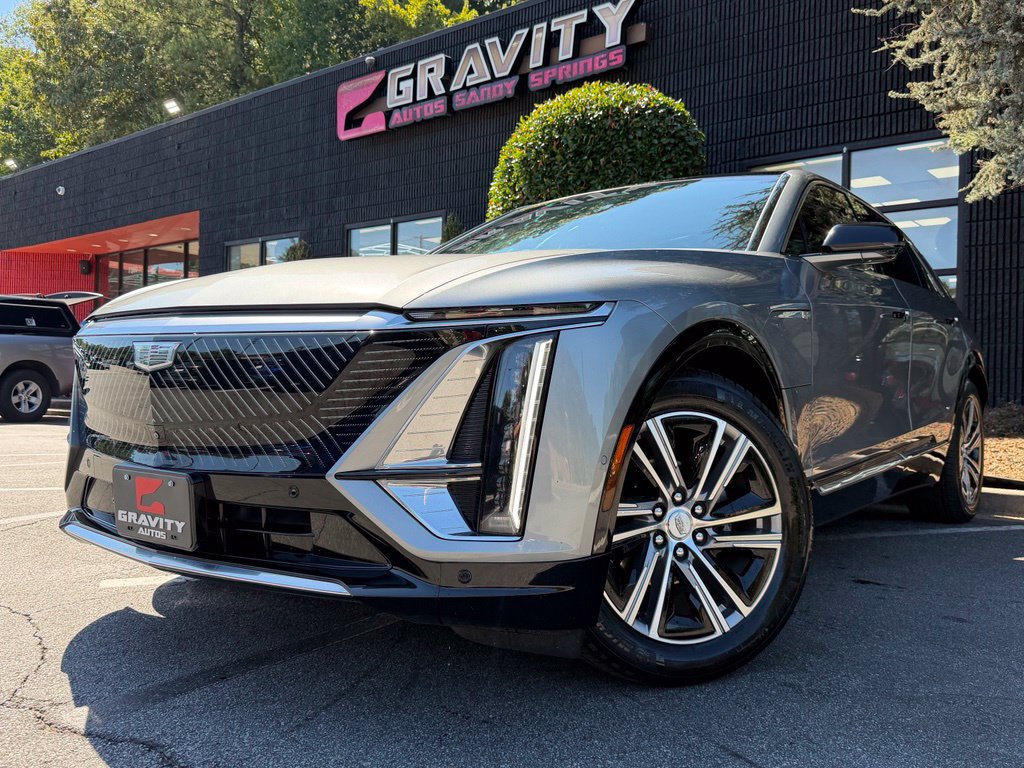 Used 2024 Cadillac Lyriq Luxury AWD/4WD image 2