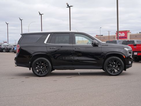 Used 2021 Chevrolet Tahoe High Country w/ Premium Package AWD/4WD image 2