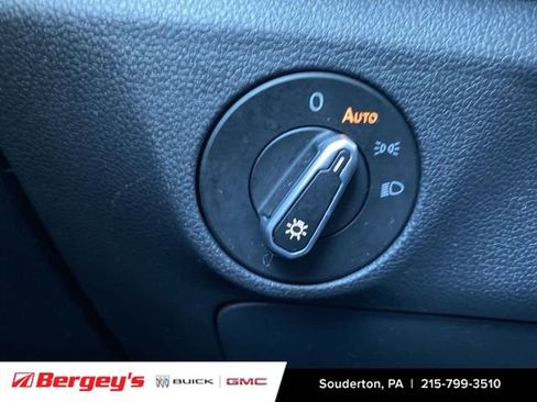 Used 2021 Volkswagen Jetta SE image 20