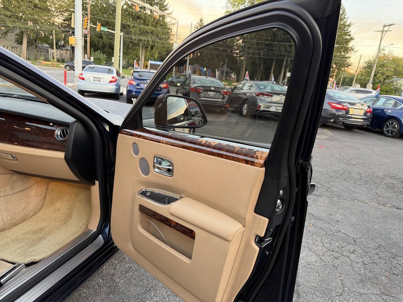 Used 2012 Rolls-Royce Ghost RWD image 37
