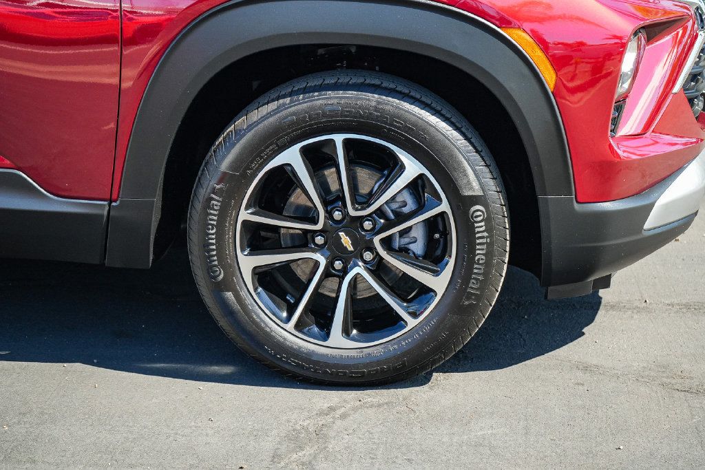 Used 2025 Chevrolet TrailBlazer LT FWD image 10