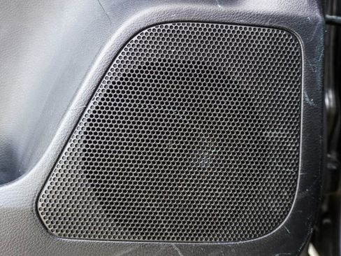 Used 2020 Toyota Tacoma TRD Sport image 9