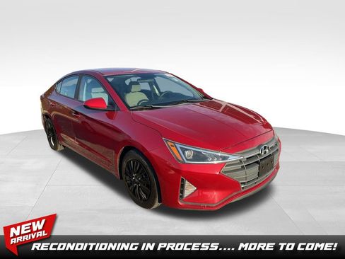 Used 2019 Hyundai Elantra SE image 1