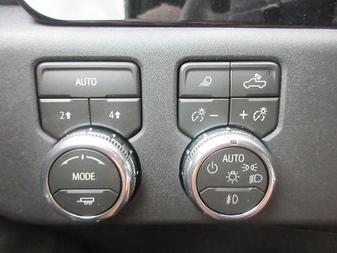 New 2026 GMC Sierra 1500 Elevation w/ Elevation Premium Package AWD/4WD image 17