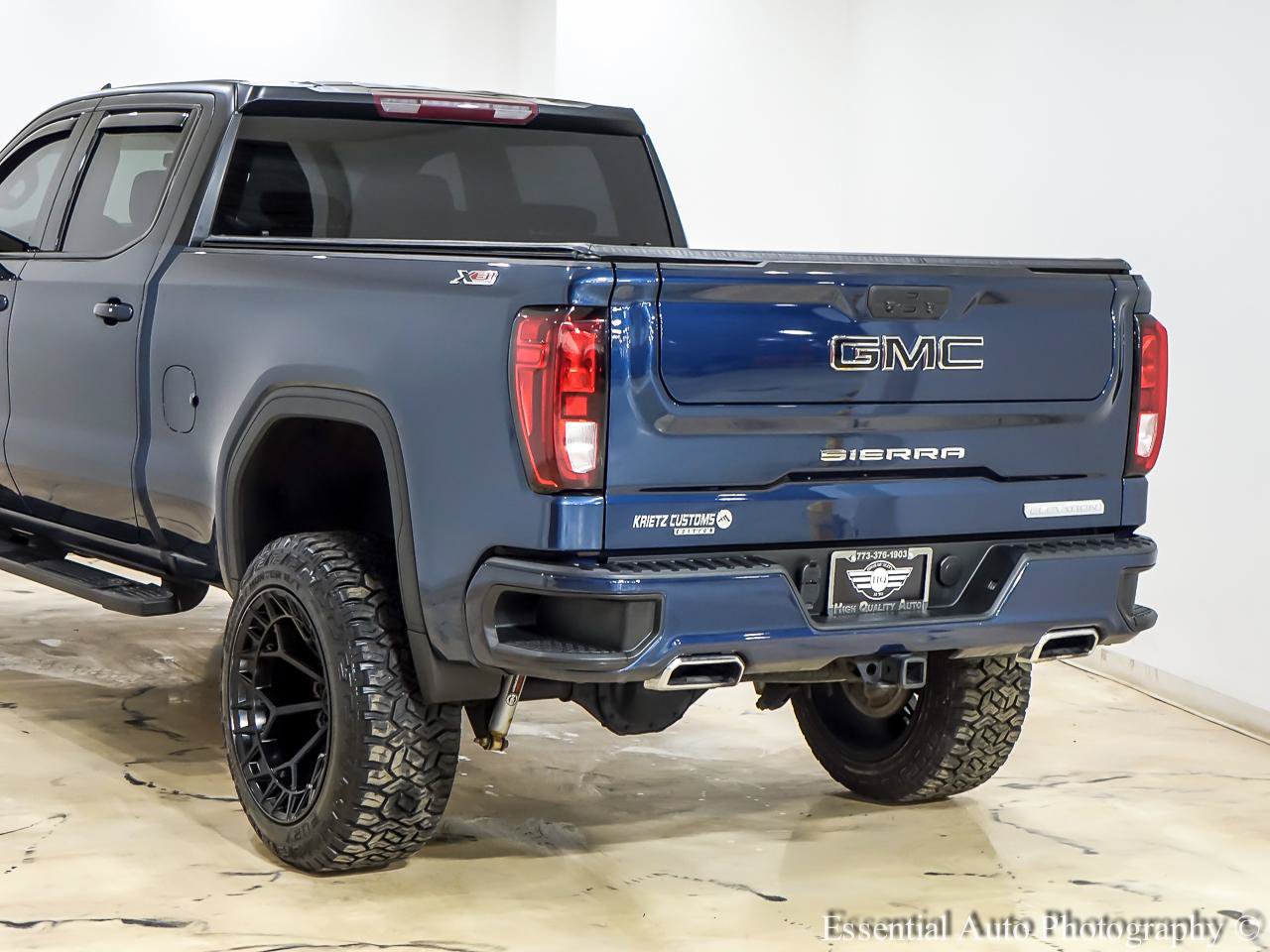 Used 2022 GMC Sierra 1500 Elevation w/ X31 Off-Road Package AWD/4WD image 9