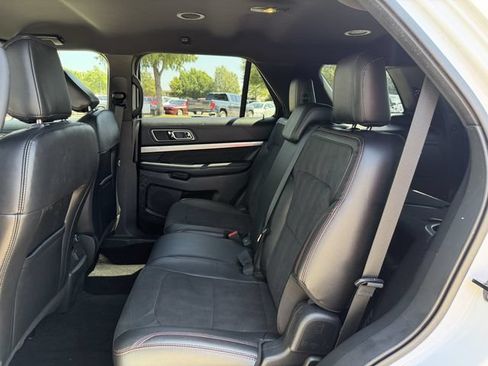 Used 2019 Ford Explorer XLT w/ Equipment Group 202A FWD image 25