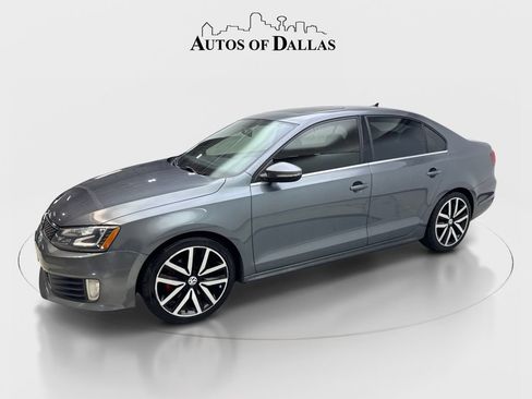 Used 2014 Volkswagen Jetta GLI Autobahn FWD image 2