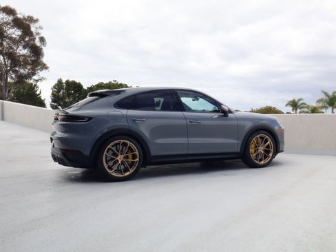Certified 2025 Porsche Cayenne Turbo GT AWD/4WD image 8