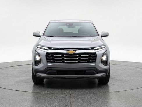 Used 2025 Chevrolet Equinox LT image 2