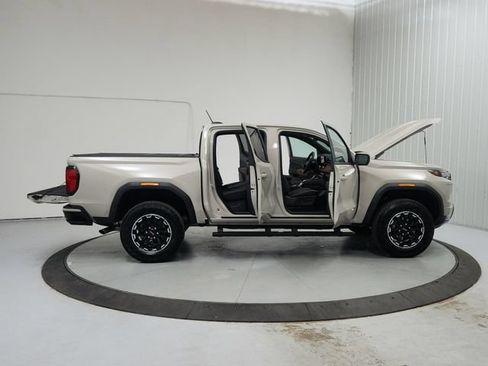 Used 2026 GMC Canyon AT4 w/ Technology Plus Package AWD/4WD image 16