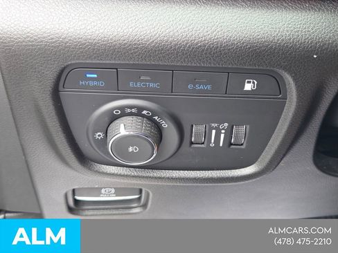 Used 2023 Jeep Grand Cherokee Overland w/ Luxury Tech Group IV AWD/4WD image 29