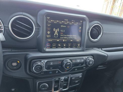 Used 2021 Jeep Wrangler Unlimited Sahara image 28