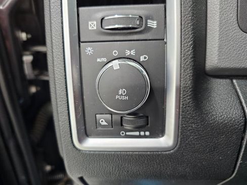 Used 2016 RAM 1500 Big Horn RWD image 23