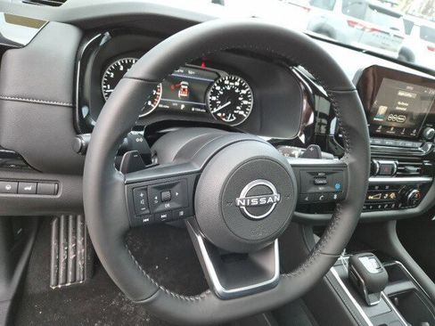 New 2025 Nissan Pathfinder SV w/ SV Premium Package image 21