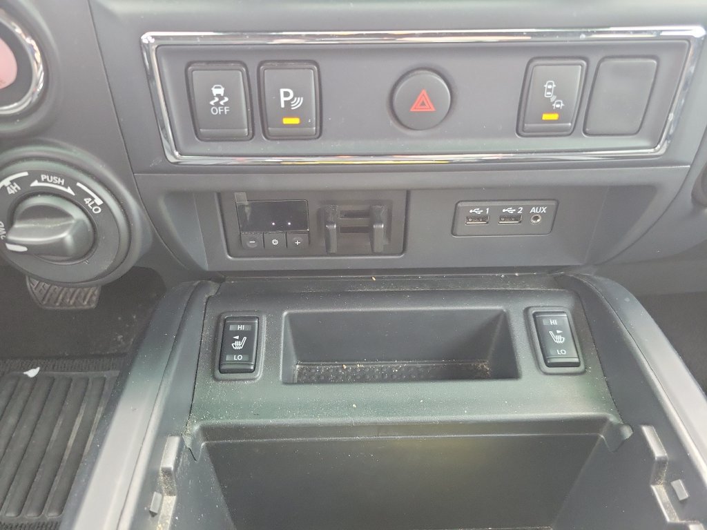 Used 2019 Nissan Titan SV w/ SV Convenience Package AWD/4WD image 27