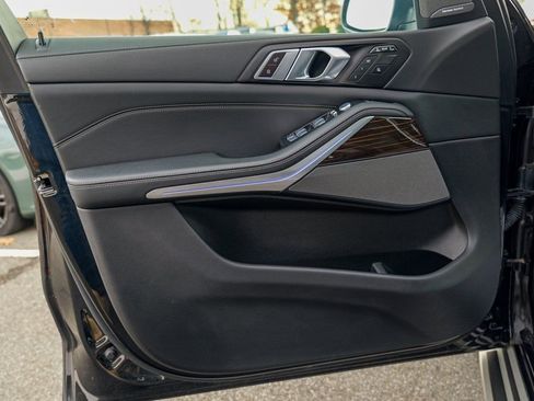 Used 2024 BMW X7 xDrive40i image 16