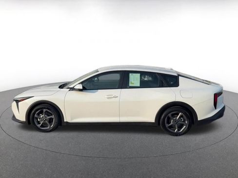 Used 2025 Kia K4 LXS image 9