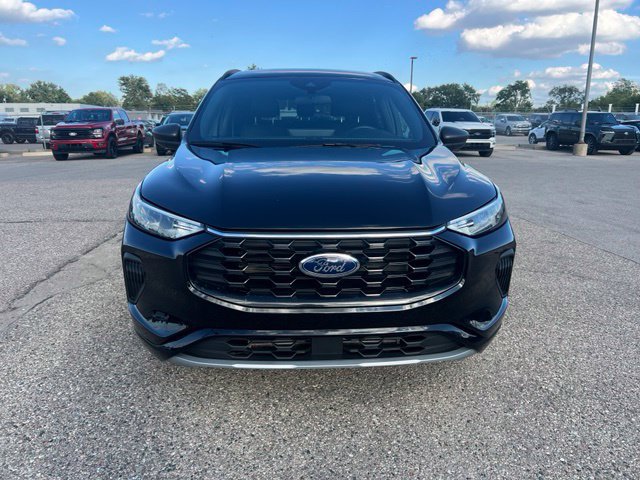 Certified 2024 Ford Escape ST-Line w/ Tech Pack #1 AWD/4WD image 2