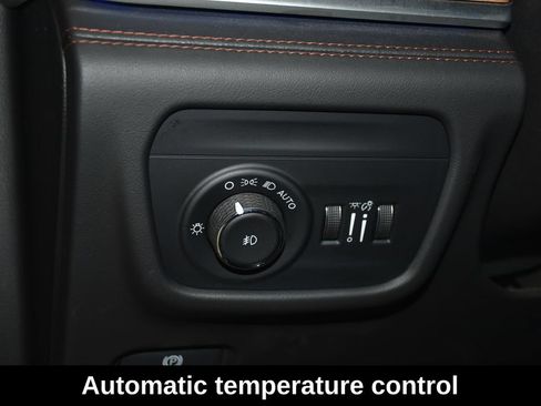 Used 2023 Jeep Grand Cherokee L Summit AWD/4WD image 13