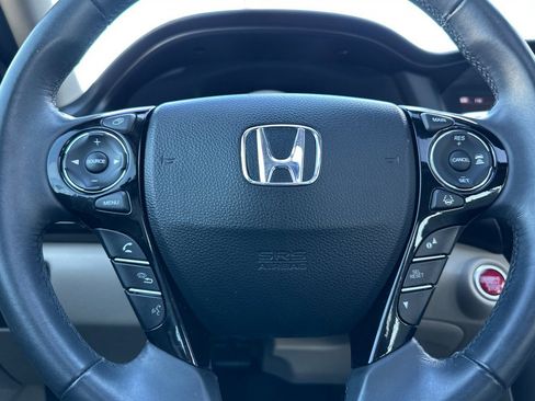 Used 2017 Honda Accord EX-L image 22