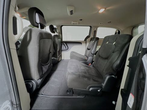 Used 2016 Dodge Grand Caravan SE w/ Quick Order Package 29E SE FWD image 28