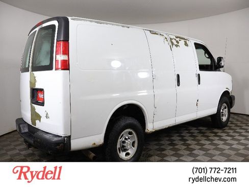 Used 2010 Chevrolet Express 3500 image 3