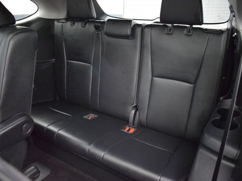 Used 2021 Toyota Highlander Platinum image 14