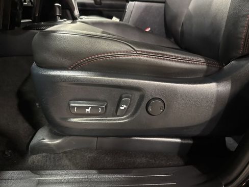 Used 2024 Toyota 4Runner TRD Off-Road Premium image 18