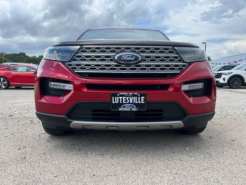 Used 2023 Ford Explorer Limited w/ Equipment Group 301A AWD/4WD image 3