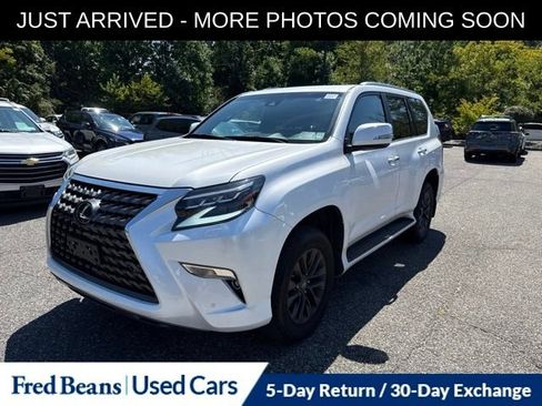 Used 2023 Lexus GX 460 Premium w/ Premium Package AWD/4WD image 3