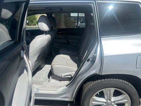 Used 2010 Toyota Highlander Limited AWD/4WD image 10