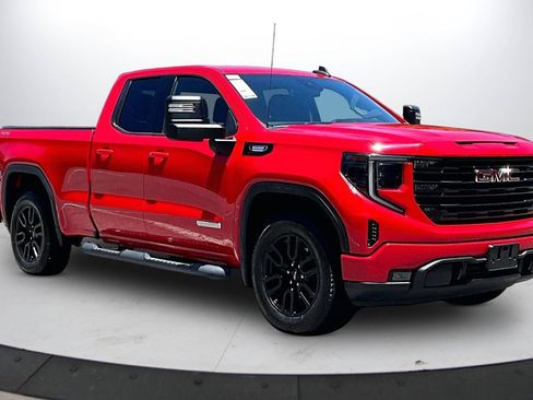 Used 2022 GMC Sierra 1500 Elevation w/ Max Trailering Package AWD/4WD image 2