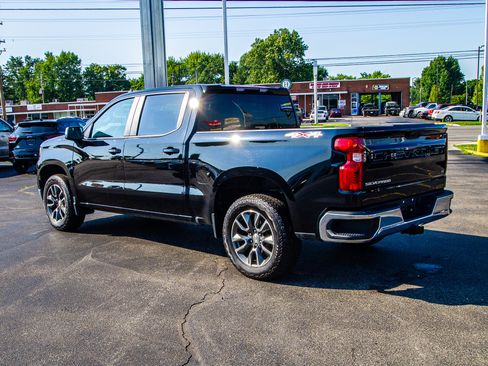 Used 2024 Chevrolet Silverado 1500 LT AWD/4WD image 5