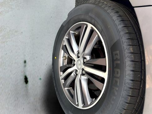 Used 2019 INFINITI QX60 Luxe w/ Essential Package image 40