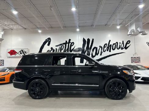 Used 2022 Lincoln Navigator Reserve image 9