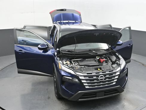 Used 2025 Nissan Rogue SV FWD image 29