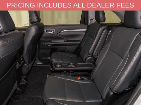 Used 2019 Toyota Highlander Limited FWD image 10