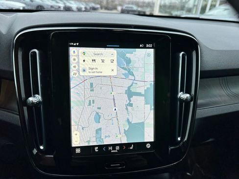 Used 2023 Volvo C40 P8 Recharge Ultimate image 18