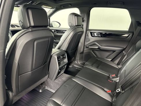 Certified 2023 Porsche Cayenne AWD/4WD image 26