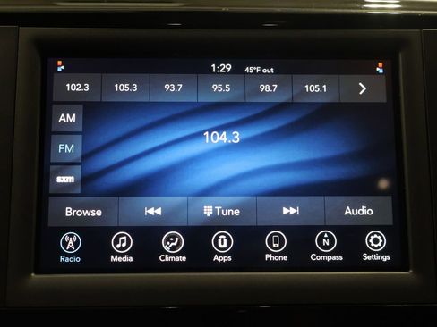 Used 2021 Chrysler Voyager LX image 26