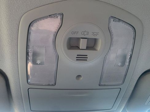 Used 2013 Toyota Prius Three image 11