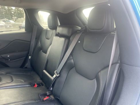 Used 2023 Jeep Cherokee Altitude Lux image 30