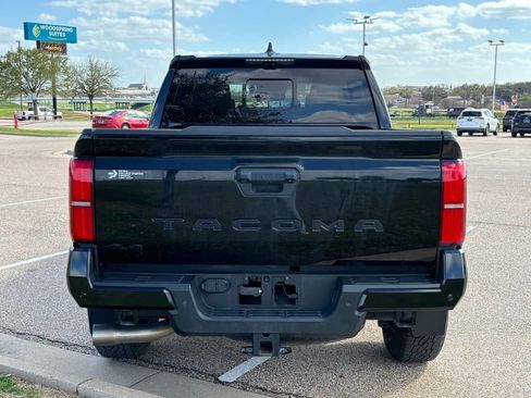 Used 2024 Toyota Tacoma TRD Off-Road w/ TRD Off Road Premium Package image 5