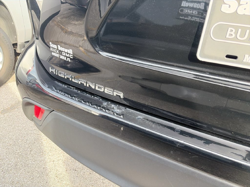 Used 2024 Toyota Highlander XLE FWD image 36