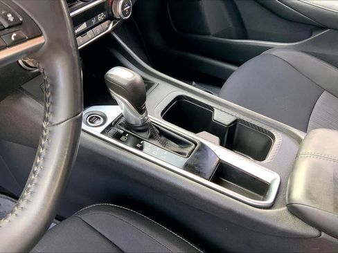 Used 2020 Nissan Sentra SV FWD image 16