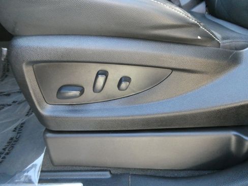 Used 2019 GMC Yukon XL SLT image 17