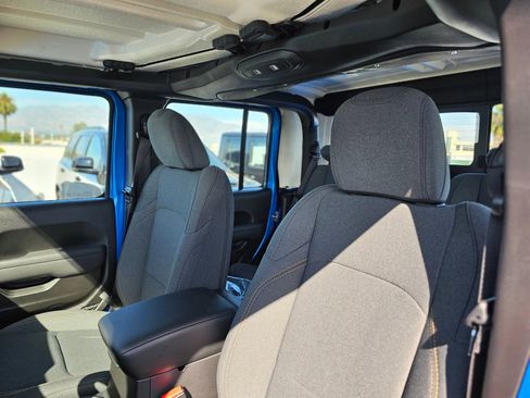 New 2026 Jeep Gladiator Sport AWD/4WD image 22