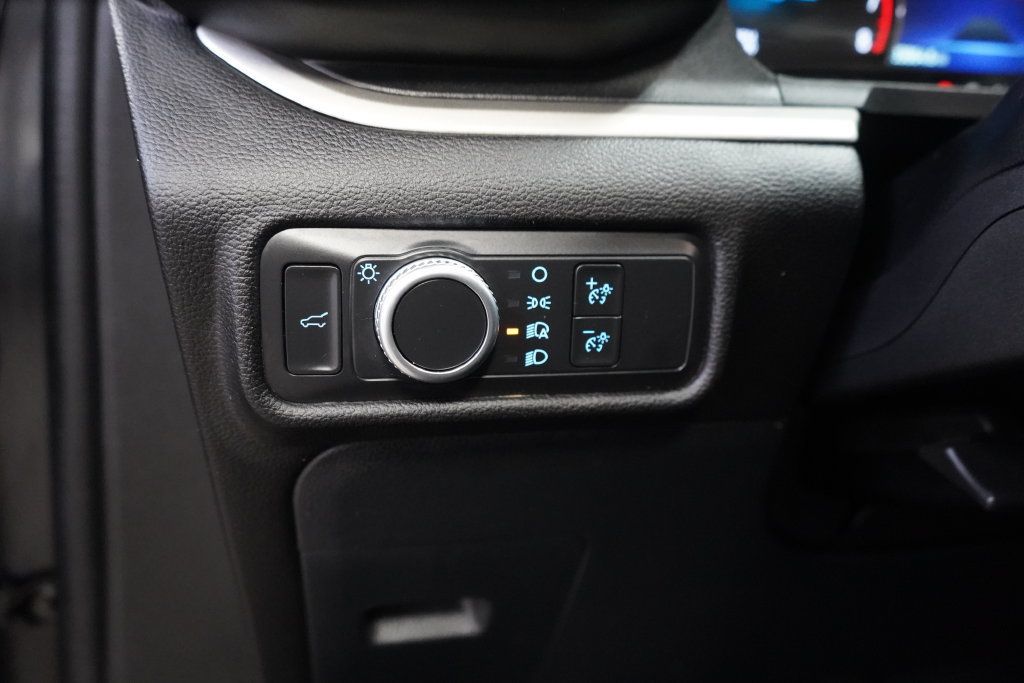Certified 2022 Ford Explorer XLT RWD image 32
