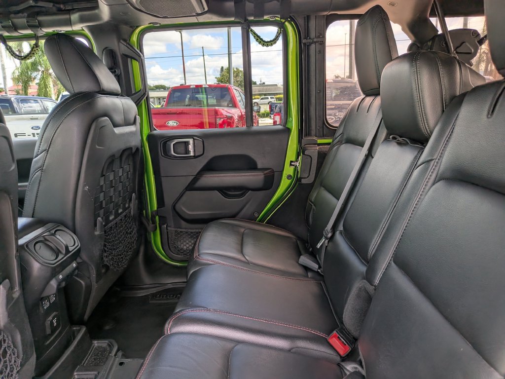 Used 2019 Jeep Wrangler Unlimited Rubicon w/ Dual Top Group AWD/4WD image 18