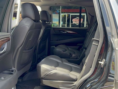 Used 2020 Cadillac Escalade Premium Luxury AWD/4WD image 16